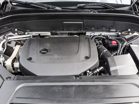 Used 2024 Volvo XC90 B6 Plus image 27