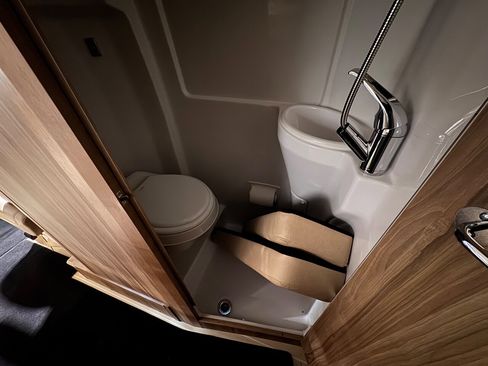 Used 2022 Mercedes-Benz Sprinter 3500 image 30