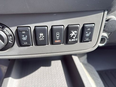 Used 2015 Nissan Frontier SV w/ SV Value Truck Package AWD/4WD image 22