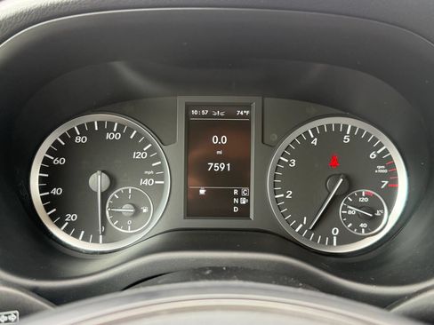 Used 2019 Mercedes-Benz Metris Passenger image 33