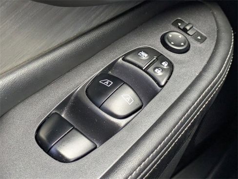 Used 2018 Nissan Murano SV w/ Premium Package image 26