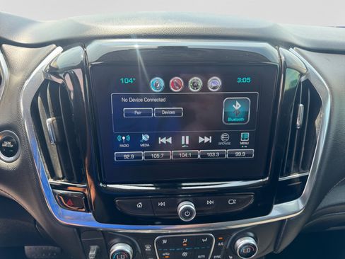 Used 2018 Chevrolet Traverse LT FWD image 14