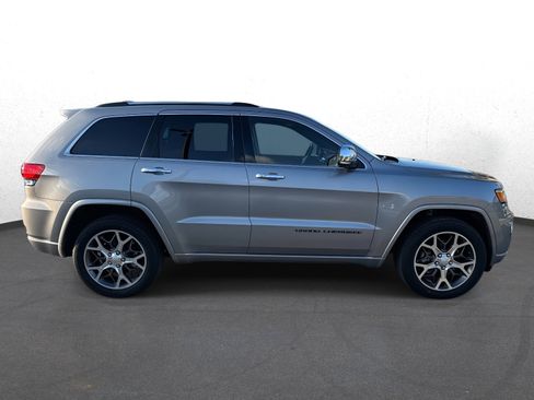 Used 2021 Jeep Grand Cherokee Overland image 2