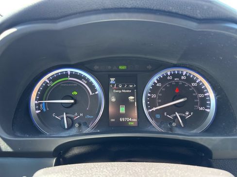 Used 2019 Toyota Highlander XLE AWD/4WD image 18