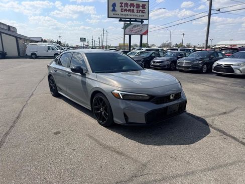 Used 2025 Honda Civic Sport image 4