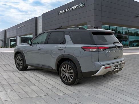 Used 2024 Nissan Pathfinder SL w/ SL Premium Package FWD image 3