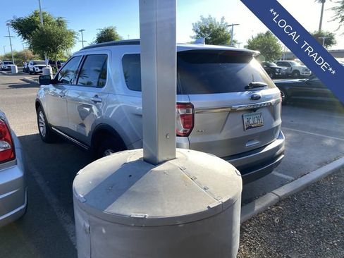 Used 2016 Ford Explorer XLT FWD image 2