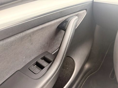 Used 2023 Tesla Model Y Performance AWD/4WD image 24