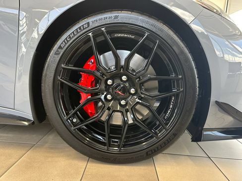 Used 2025 Chevrolet Corvette Z06 RWD image 13