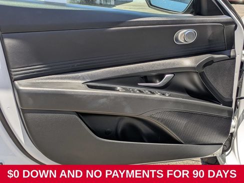 Used 2025 Hyundai Elantra SEL FWD image 11