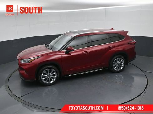Used 2023 Toyota Highlander Limited AWD/4WD image 57
