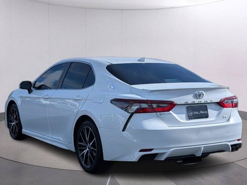 Used 2023 Toyota Camry SE FWD image 3
