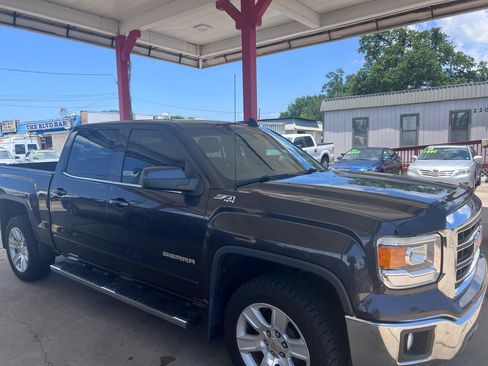 Used 2015 GMC Sierra 1500 SLE w/ SLE Value Package AWD/4WD image 5