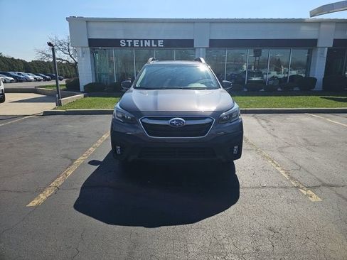 Used 2022 Subaru Outback Premium image 2