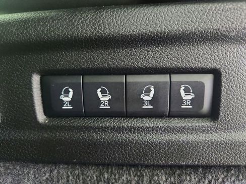 Used 2023 Jeep Grand Cherokee L Overland w/ Advanced Protech Group III image 32