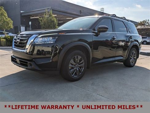 Used 2022 Nissan Pathfinder SV image 10