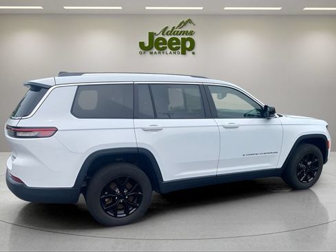 Used 2023 Jeep Grand Cherokee L Limited AWD/4WD image 11
