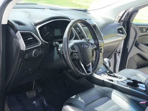 Used 2015 Ford Edge SEL w/ Equipment Group 201A FWD image 2