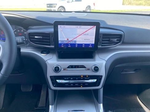 New 2024 Ford Explorer XLT w/ Equipment Group 202A image 24