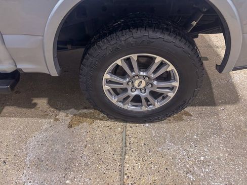 Used 2020 Ford F150 Lariat w/ FX4 Off-Road Package image 12