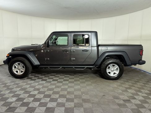 Used 2020 Jeep Gladiator Sport w/ Quick Order Package 24S AWD/4WD image 2