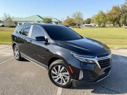 Used 2022 Chevrolet Equinox LT image 2