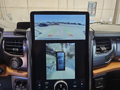 Used 2022 Ford Expedition Max Platinum image 23