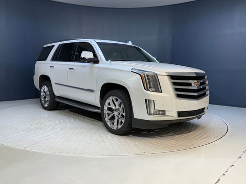 Used 2018 Cadillac Escalade Luxury image 7