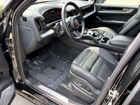 Certified 2024 Porsche Cayenne image 19