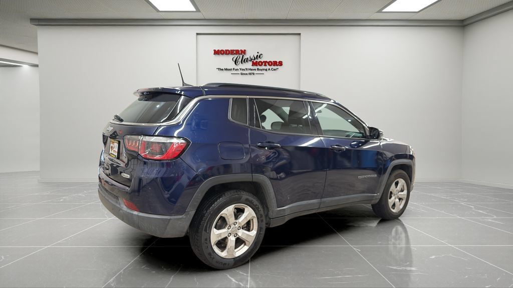 Used 2018 Jeep Compass Latitude w/ Popular Equipment Group AWD/4WD image 5