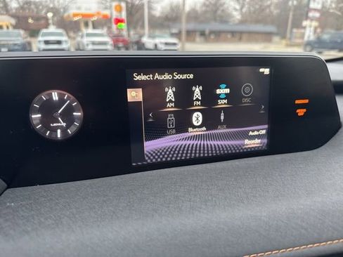 Used 2020 Lexus UX 250h w/ Premium Package image 18