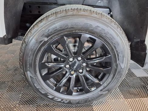 Used 2022 GMC Canyon Elevation w/ Driver Alert Package AWD/4WD image 8