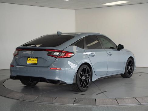 Used 2023 Honda Civic Sport image 7