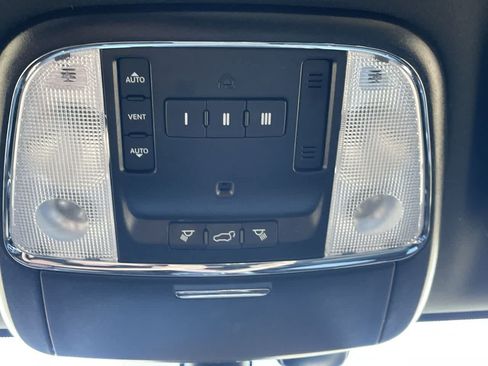 Used 2020 Jeep Grand Cherokee Limited AWD/4WD image 40