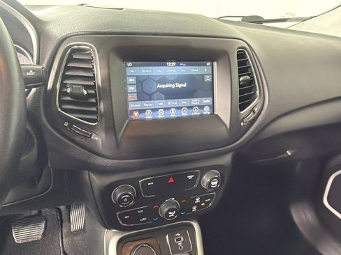 Used 2018 Jeep Compass Latitude w/ Popular Equipment Group AWD/4WD image 16