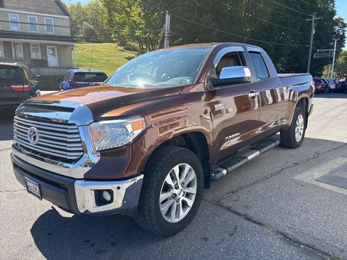 Used 2017 Toyota Tundra Limited w/ Limited Premium Package image 3