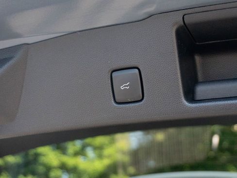 Used 2023 Ford Escape SE w/ PHEV Premium Package FWD image 17