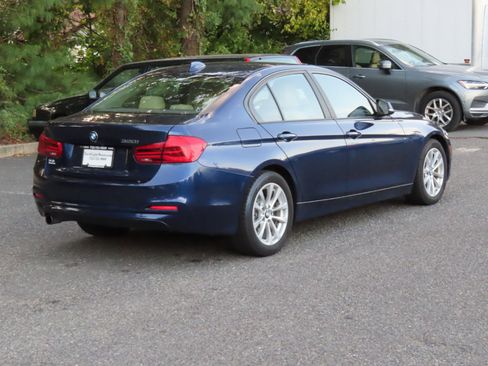 Used 2017 BMW 320i xDrive Sedan image 18