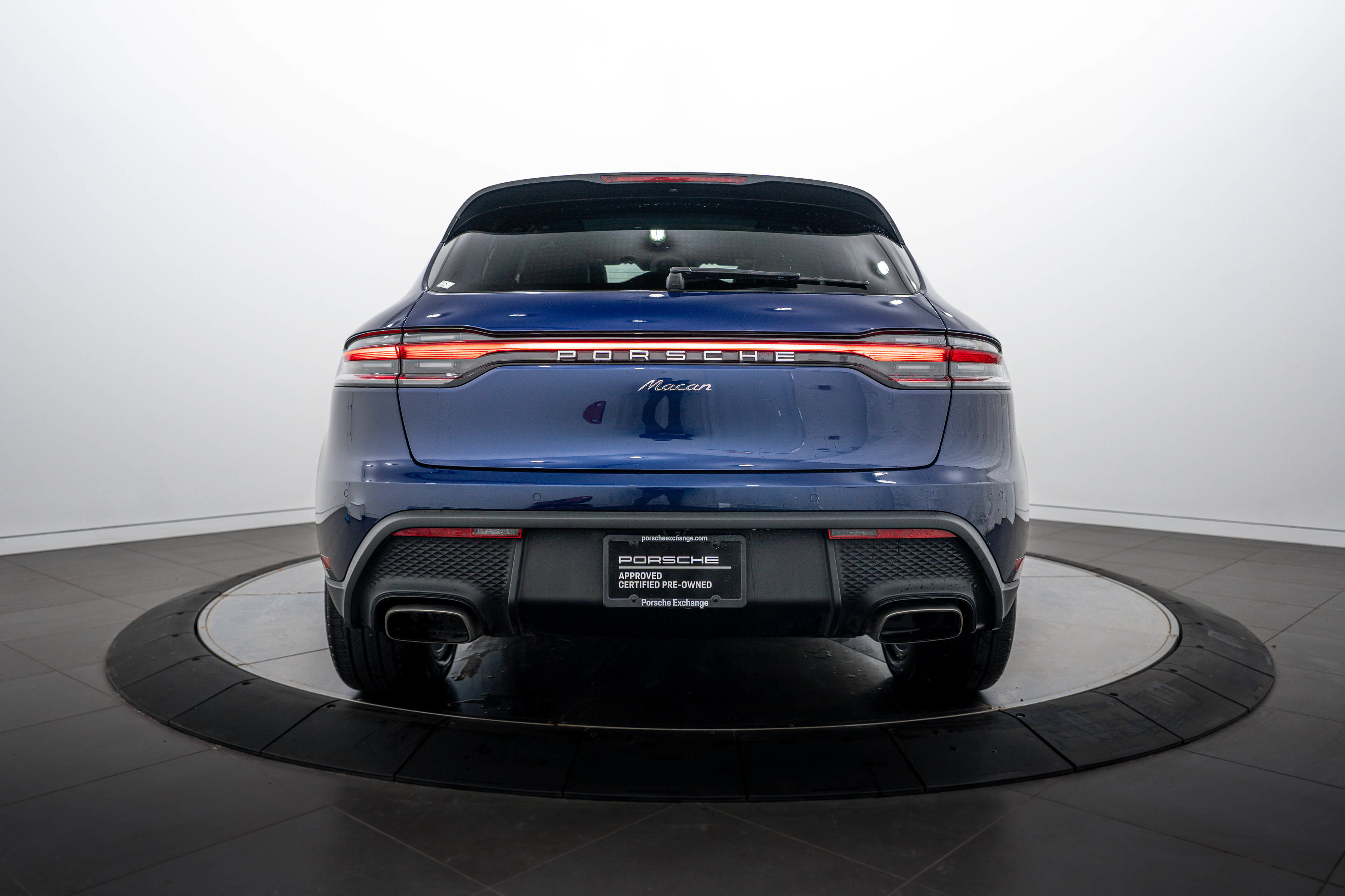 Certified 2026 Porsche Macan AWD/4WD image 6