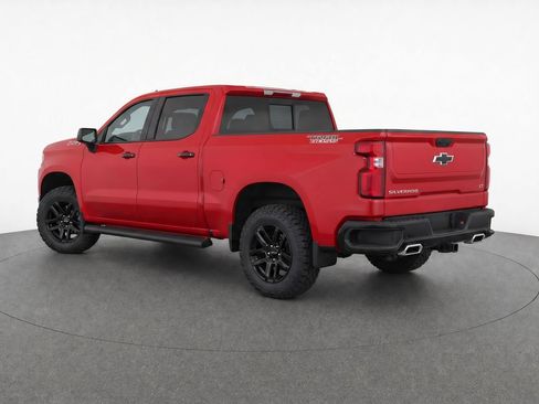 Used 2025 Chevrolet Silverado 1500 LT Trail Boss w/ LT Trail Boss Premium Package AWD/4WD image 3