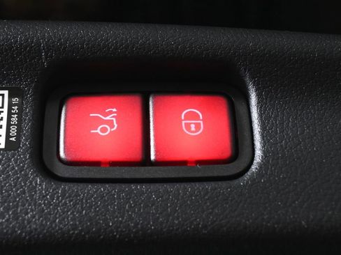 Certified 2026 Mercedes-Benz C 300 4MATIC Sedan image 34