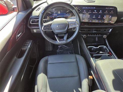 Certified 2025 Chevrolet Traverse Z71 w/ Enhanced Driving Package image 10