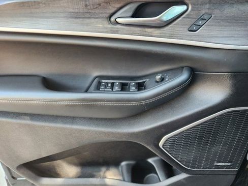 Used 2022 Jeep Grand Cherokee L Limited image 25