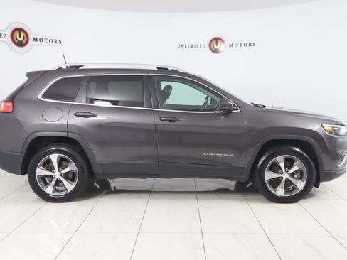Used 2019 Jeep Cherokee Limited w/ Trailer Tow Group AWD/4WD image 2