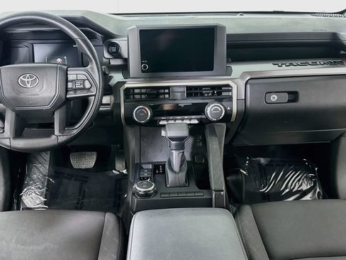 Used 2025 Toyota Tacoma SR5 AWD/4WD image 20