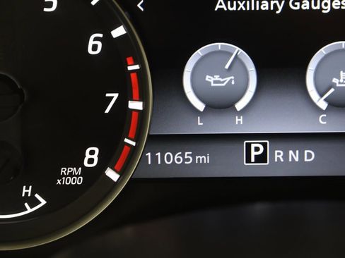 Used 2023 Nissan Titan SV w/ Accessory Utility Package image 39