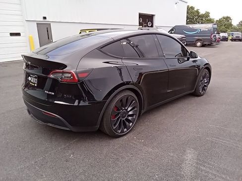 Used 2022 Tesla Model Y Performance AWD/4WD image 3