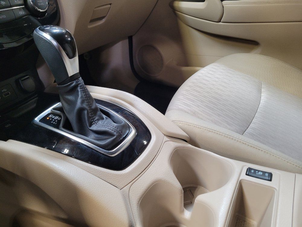 Used 2020 Nissan Rogue SV w/ Sun & Sound Touring Package FWD image 26