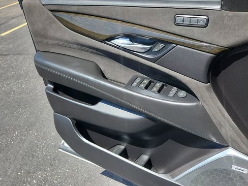 Used 2019 Cadillac Escalade ESV Platinum image 6