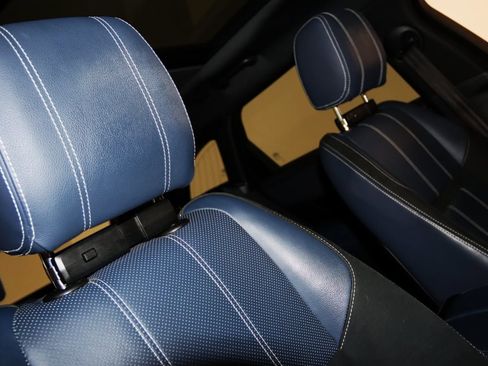 Used 2020 Land Rover Range Rover Velar R-Dynamic S image 23